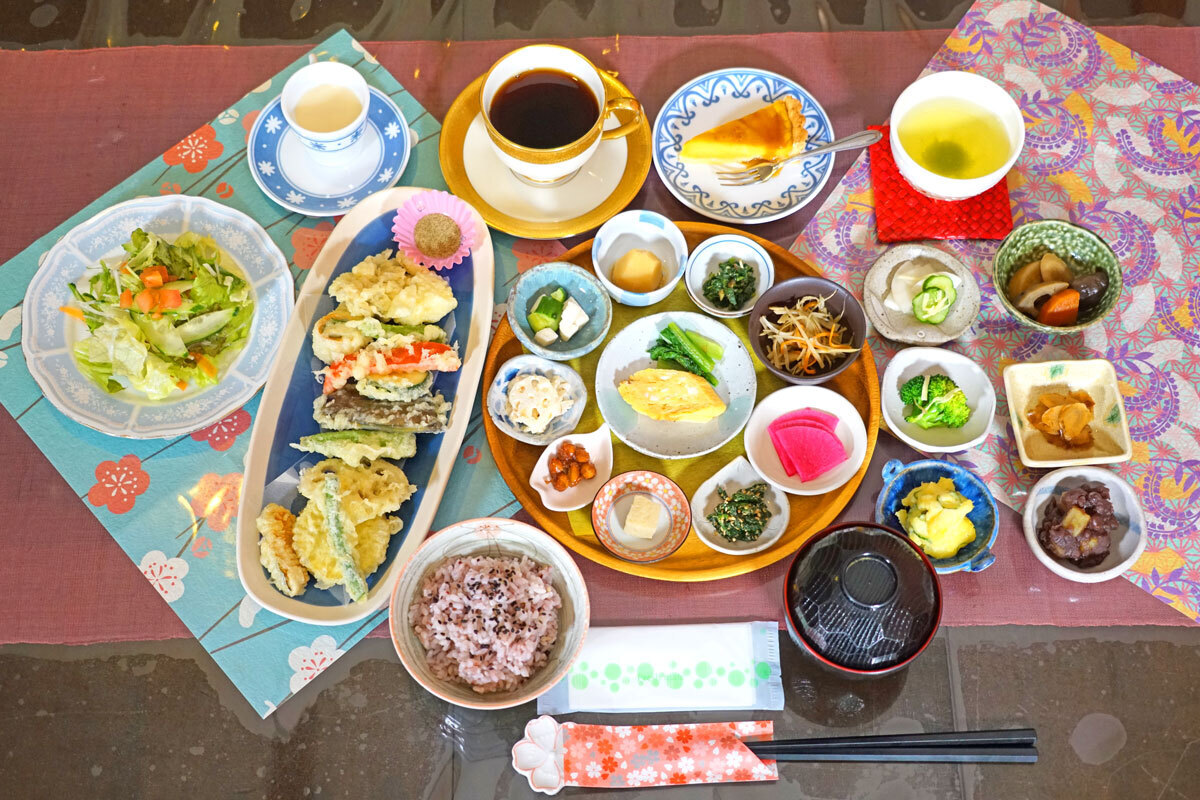 茨城県小美玉市の農家レストラン「野菜が笑う台所あかね」のランチメニュー：おまかせランチ