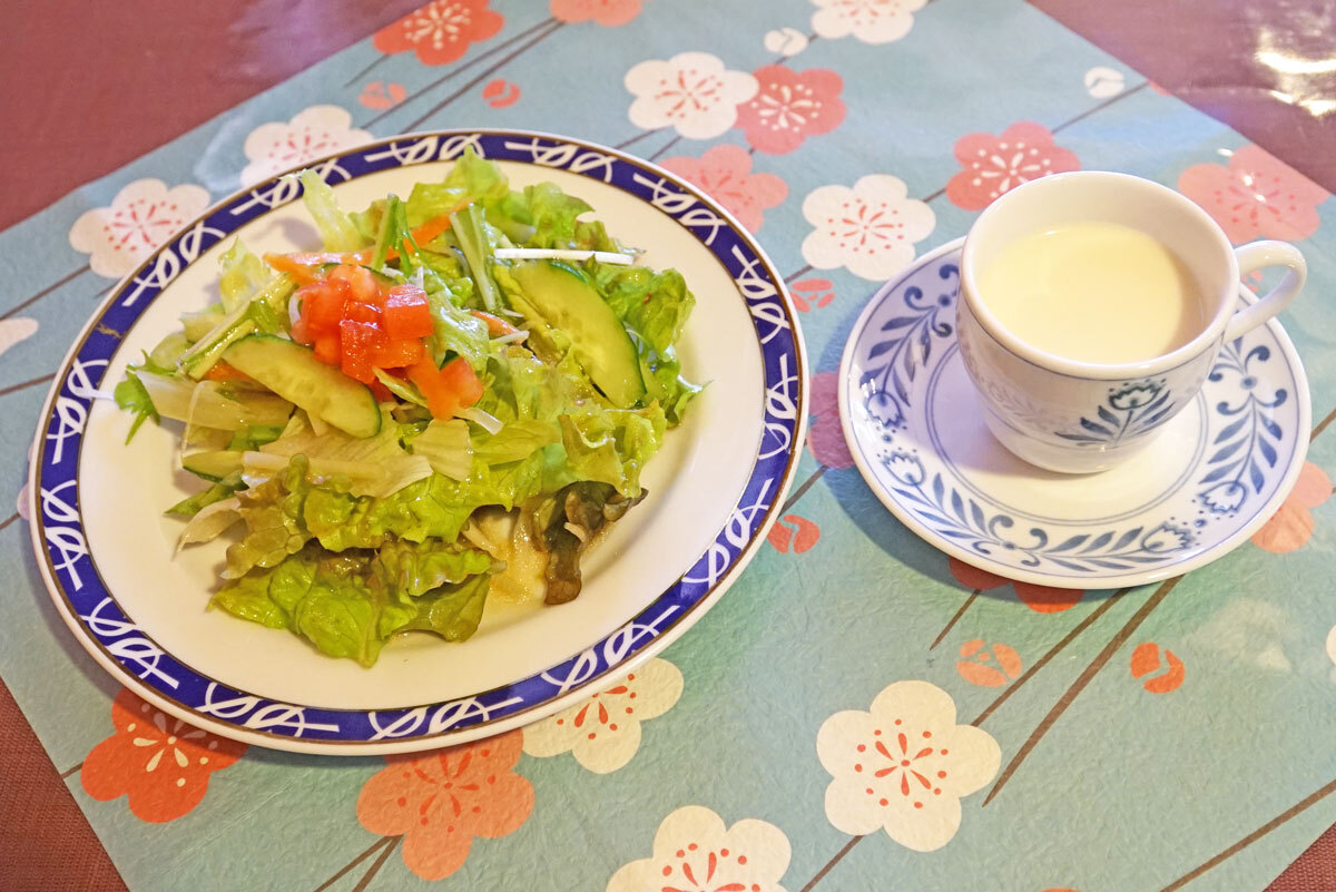 スープとサラダ：茨城県小美玉市の農家レストラン「野菜が笑う台所あかね」